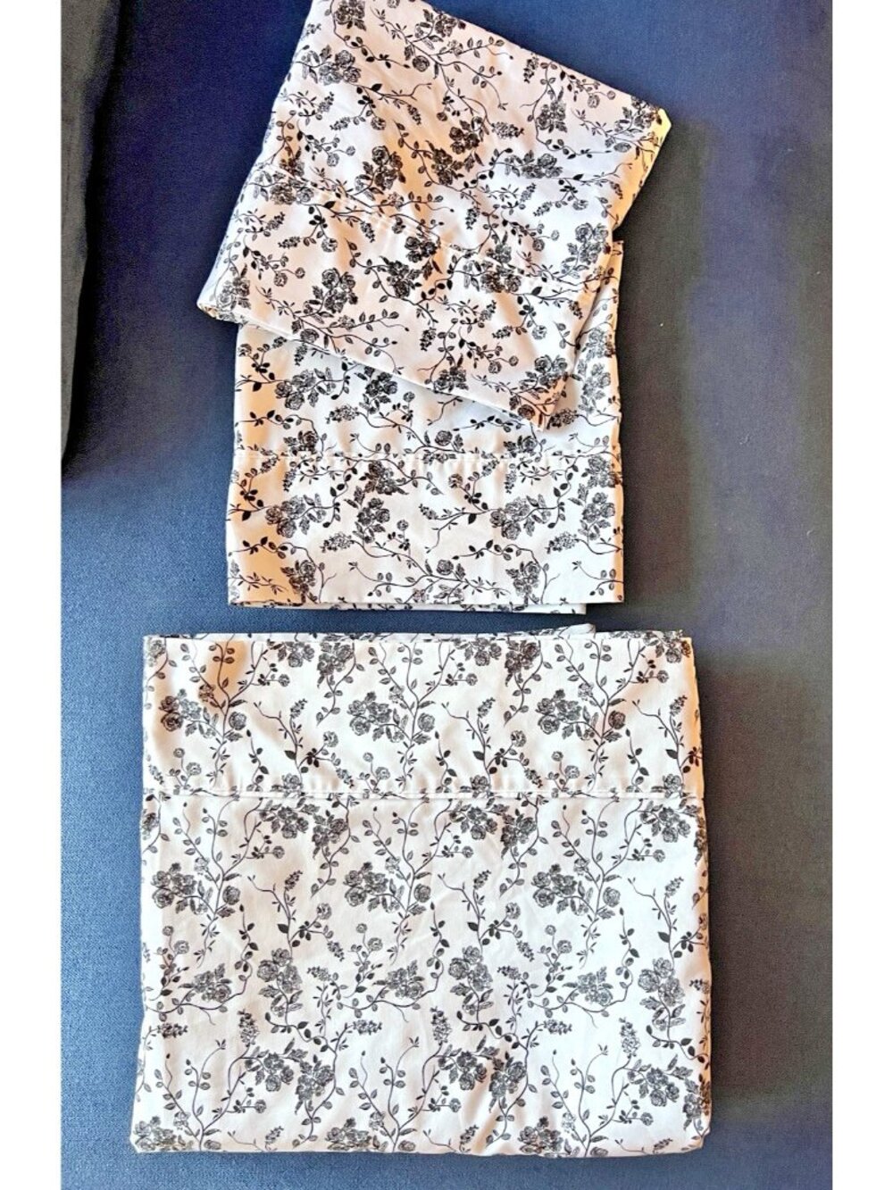 TOILE King Sheet Set 3-Piece South Point Black White Floral Microfiber Bedding